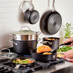 Batería 11Pzs, anodizado duro antiadherente, Negro, KitchenAid.